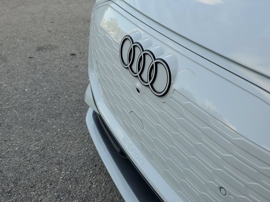 Used 2025 Audi Q6 e-tron Premium Plus w/ Premium Plus RWD image 11