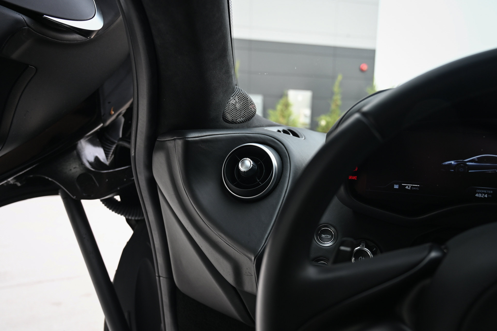 Used 2025 McLaren GTS RWD image 16