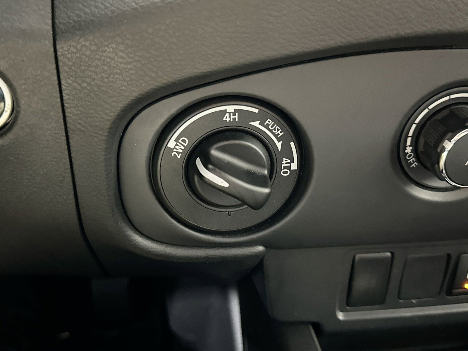 Used 2023 Nissan Frontier S w/ Technology Package image 28