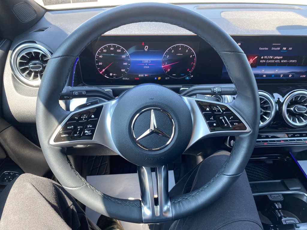 Used 2026 Mercedes-Benz GLB 250 4MATIC image 14