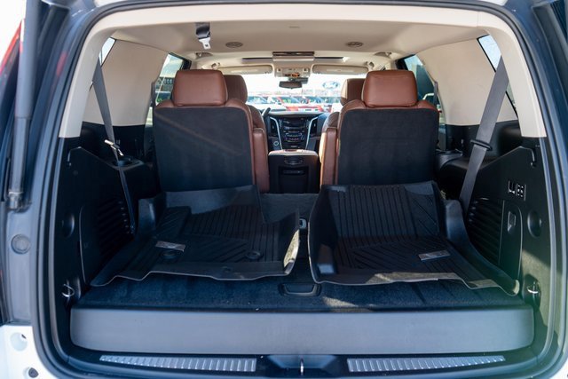 Used 2019 Cadillac Escalade Luxury image 10