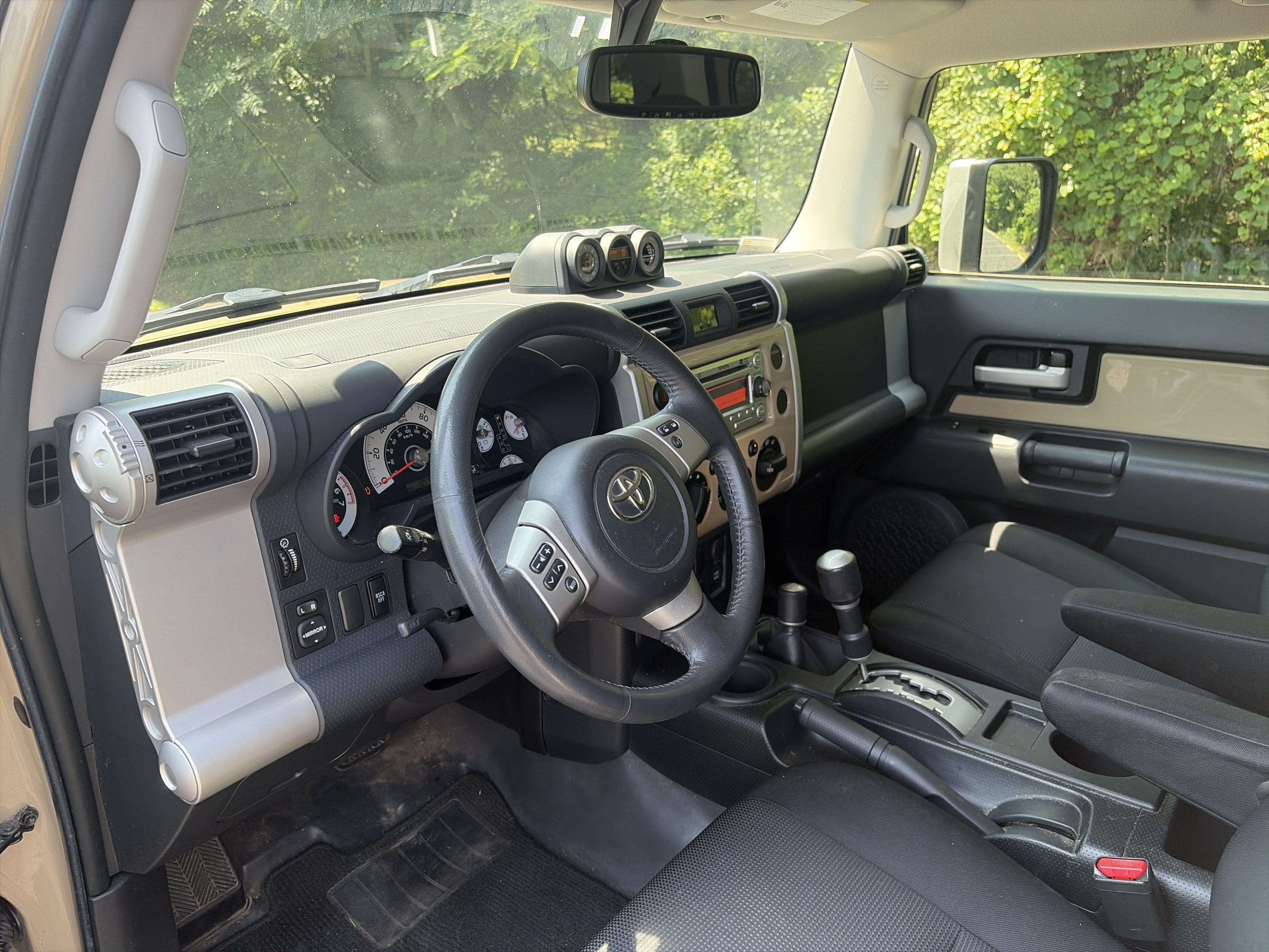 Used 2014 Toyota FJ Cruiser 4WD w/ Upgrade Package image 16