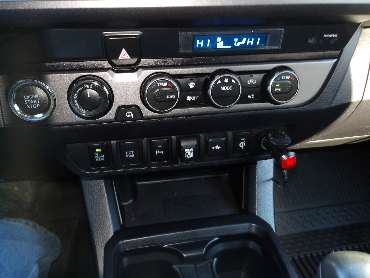 Used 2021 Toyota Tacoma TRD Off-Road w/ Technology Package image 20