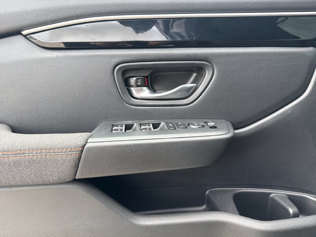 Used 2025 Honda Pilot Sport image 11