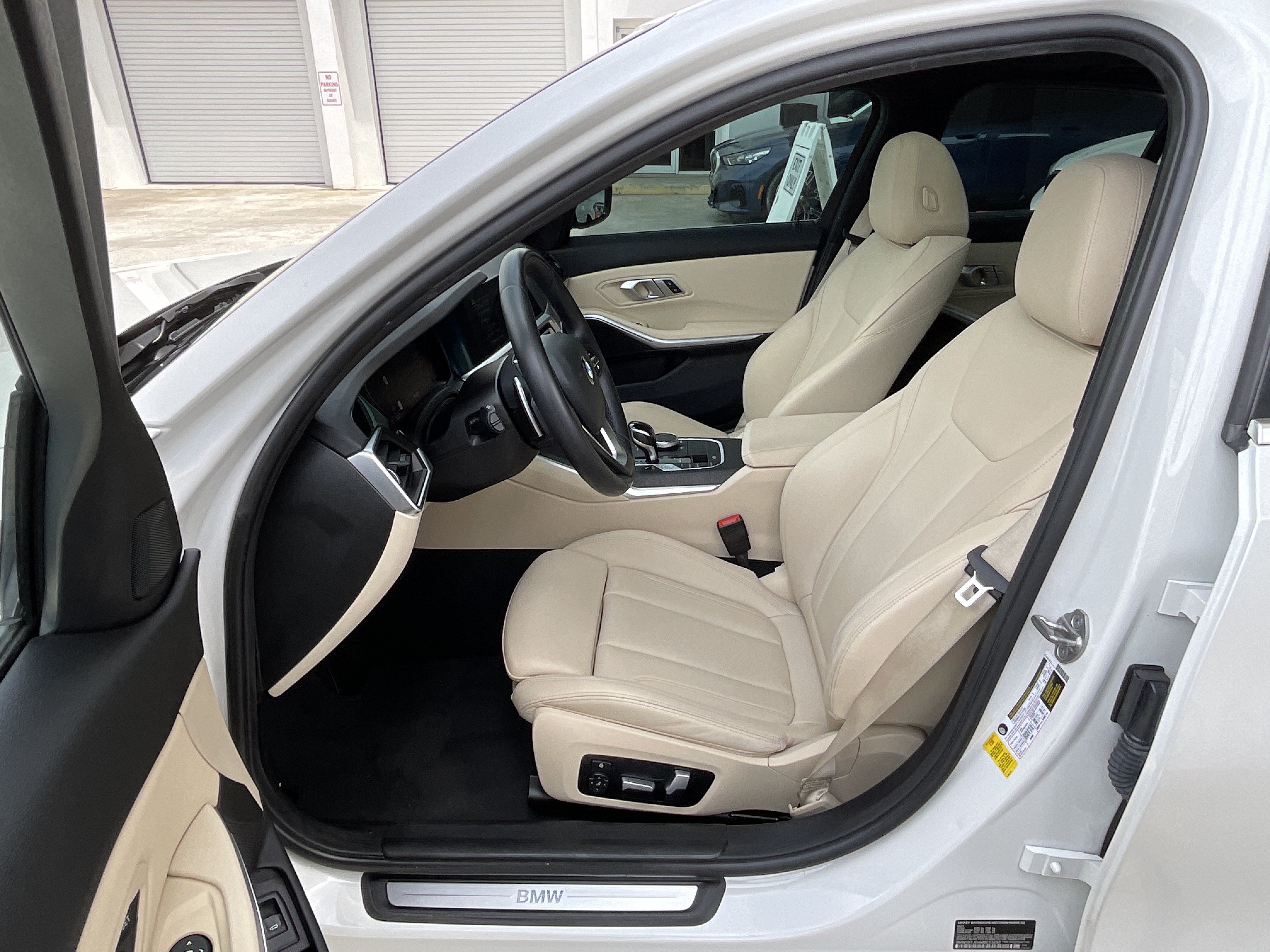 Used 2021 BMW 330i Sedan w/ Convenience Package RWD image 10