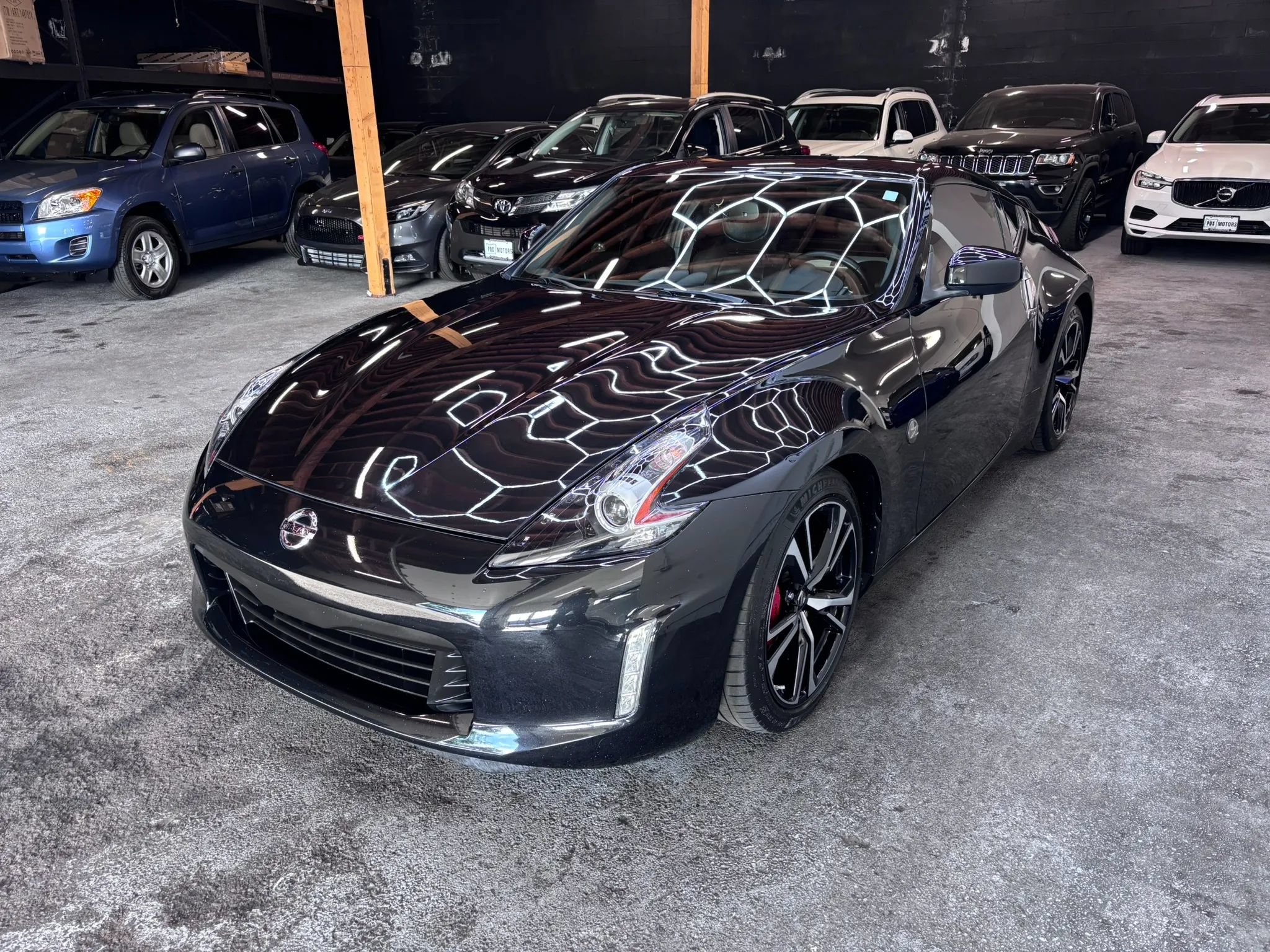Used 2019 Nissan 370Z Touring Sport RWD image 3