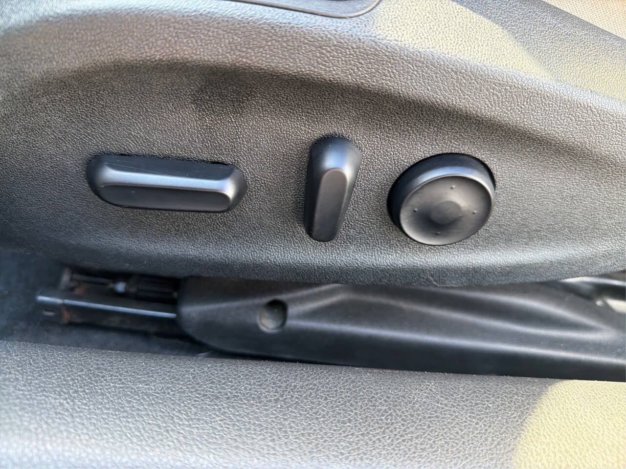 Used 2019 Buick Cascada Premium FWD image 16