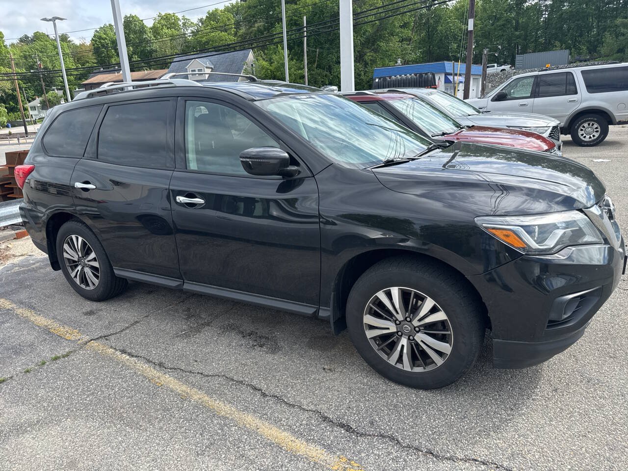 Used 2019 Nissan Pathfinder S AWD/4WD image 6