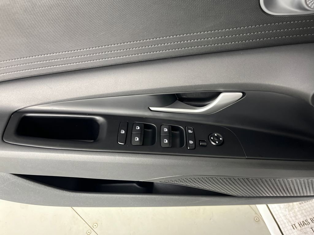 Used 2025 Hyundai Elantra Blue FWD image 50