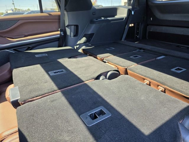 Certified 2025 Lincoln Navigator Reserve image 9