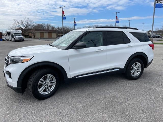 Used 2023 Ford Explorer XLT image 4