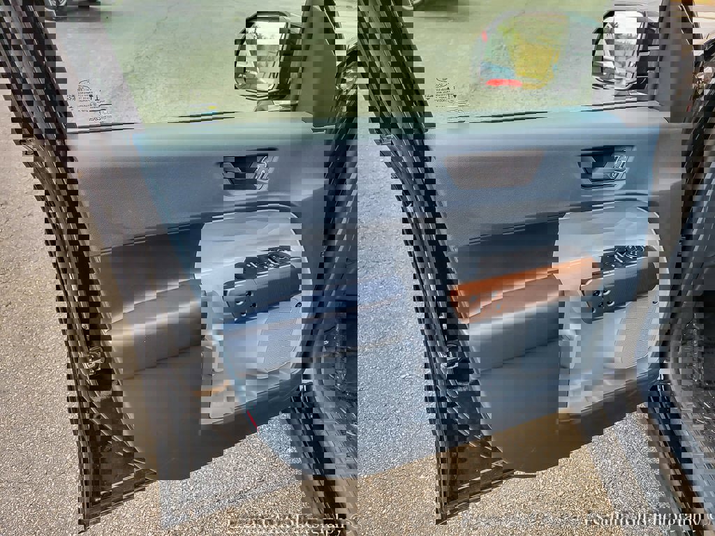 Used 2024 Ford Maverick Lariat w/ 4K Tow Package image 27