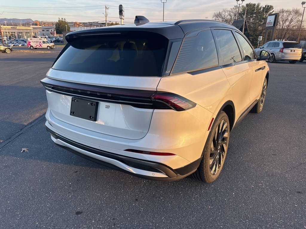 New 2026 Lincoln Nautilus Reserve w/ Jet Appearance Package image 5