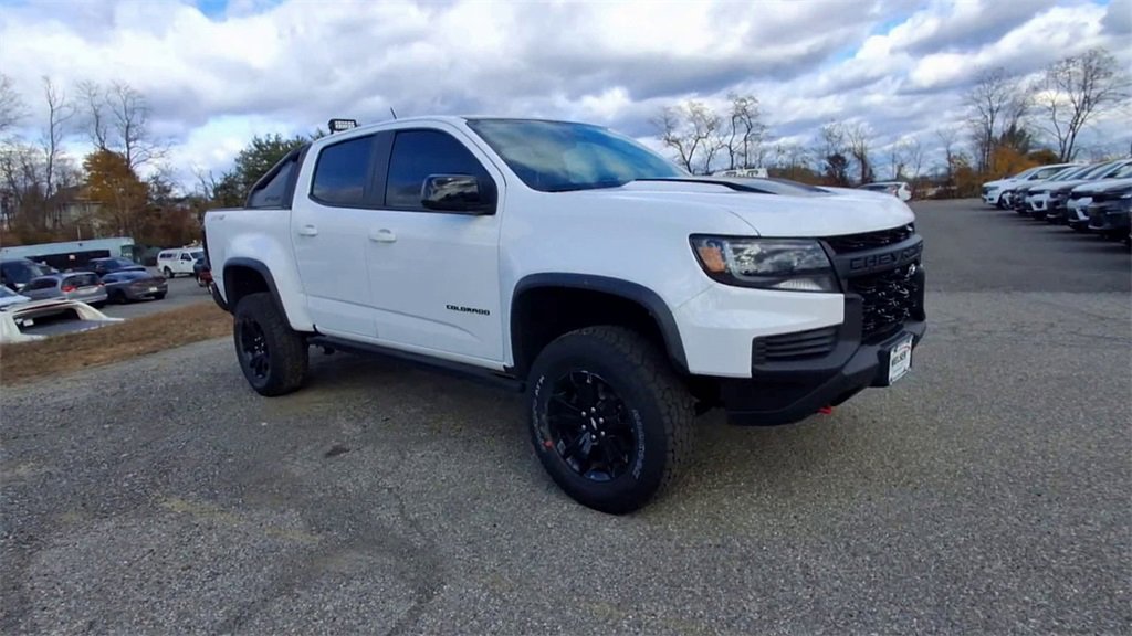 Used 2022 Chevrolet Colorado ZR2 w/ ZR2 Dusk Special Edition image 2