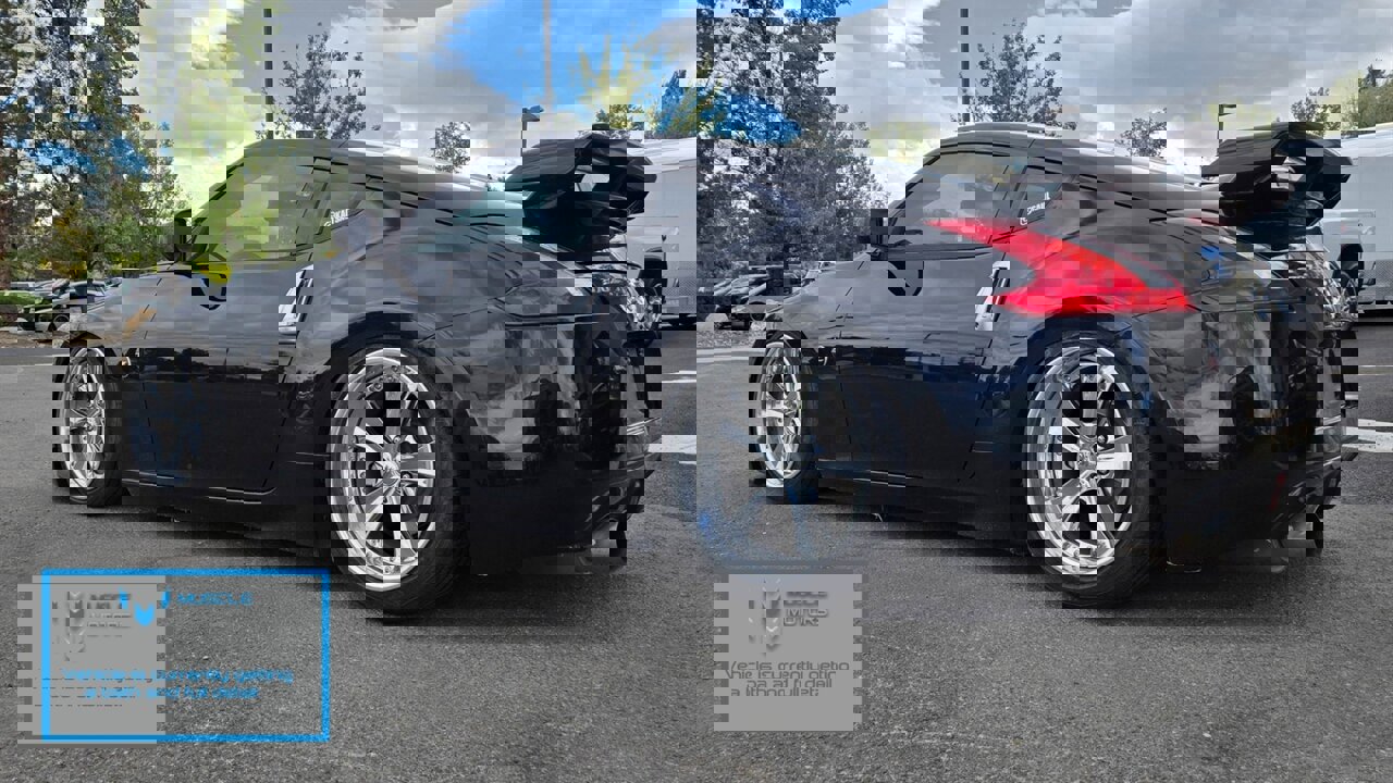 Used 2017 Nissan 370Z Coupe image 2