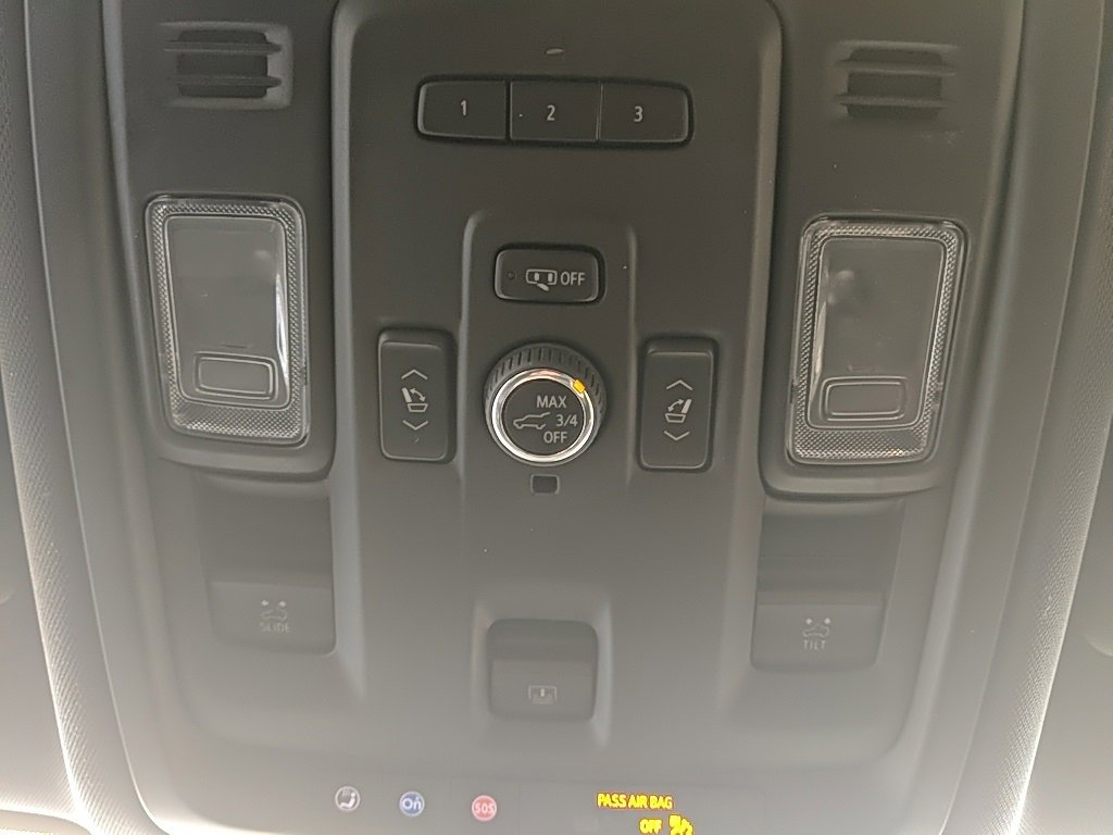 Used 2022 Chevrolet Suburban Z71 w/ Luxury Package image 33