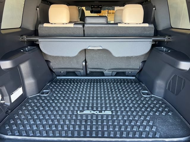 Used 2025 Lexus GX 550 w/ Accessory Package (32) AWD/4WD image 24