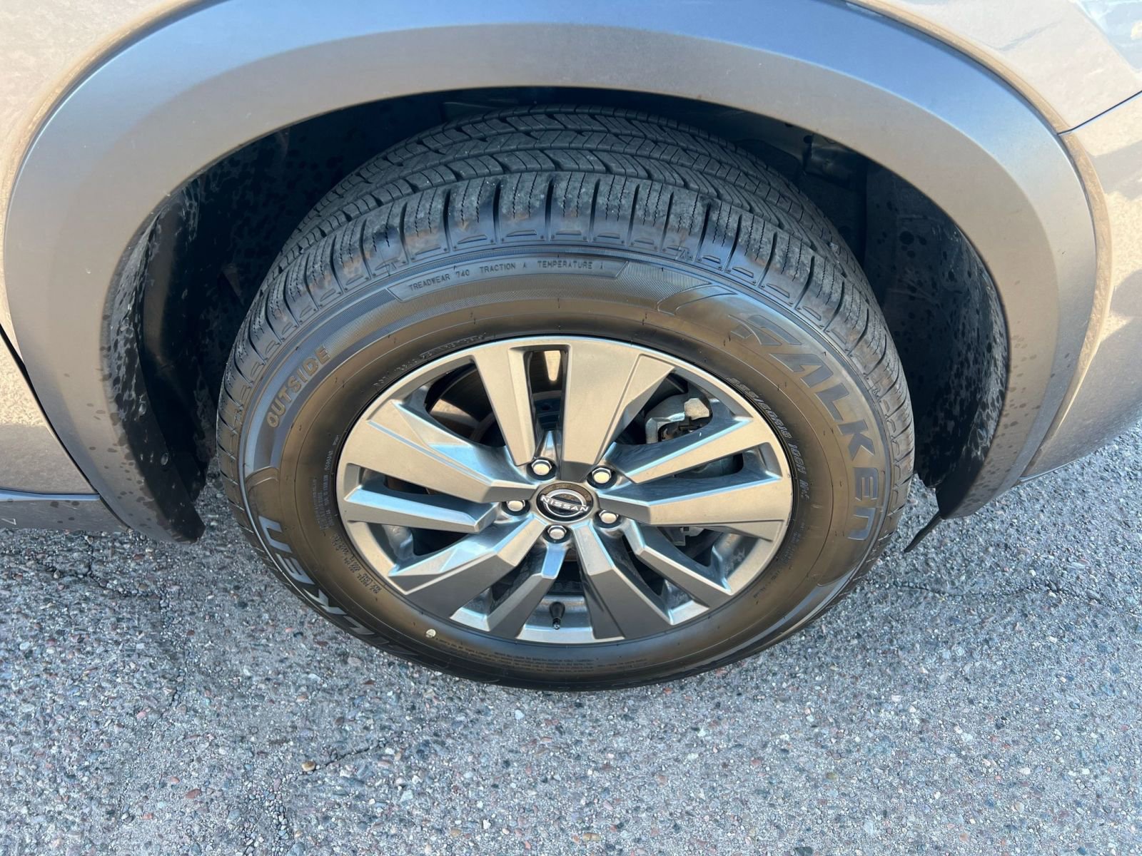 Used 2025 Nissan Pathfinder SV image 32