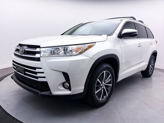 Used 2018 Toyota Highlander XLE image 12