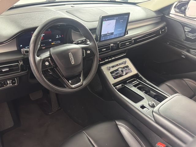 Used 2023 Lincoln Aviator AWD w/ Premium Package image 2