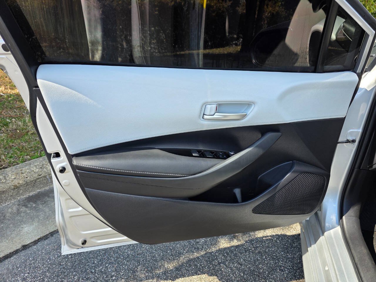 Used 2020 Toyota Corolla SE FWD image 9