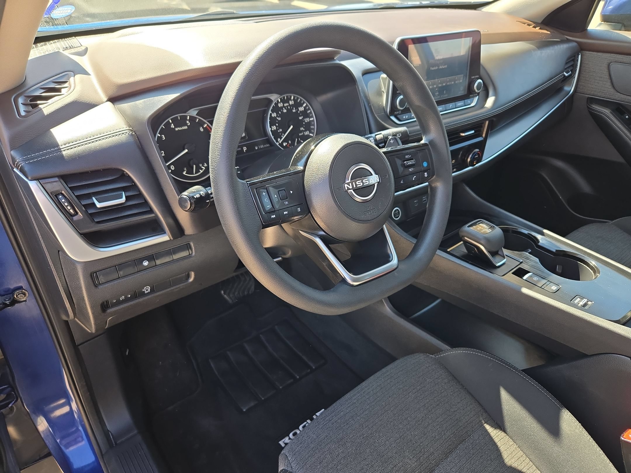 Used 2023 Nissan Rogue SV FWD image 10