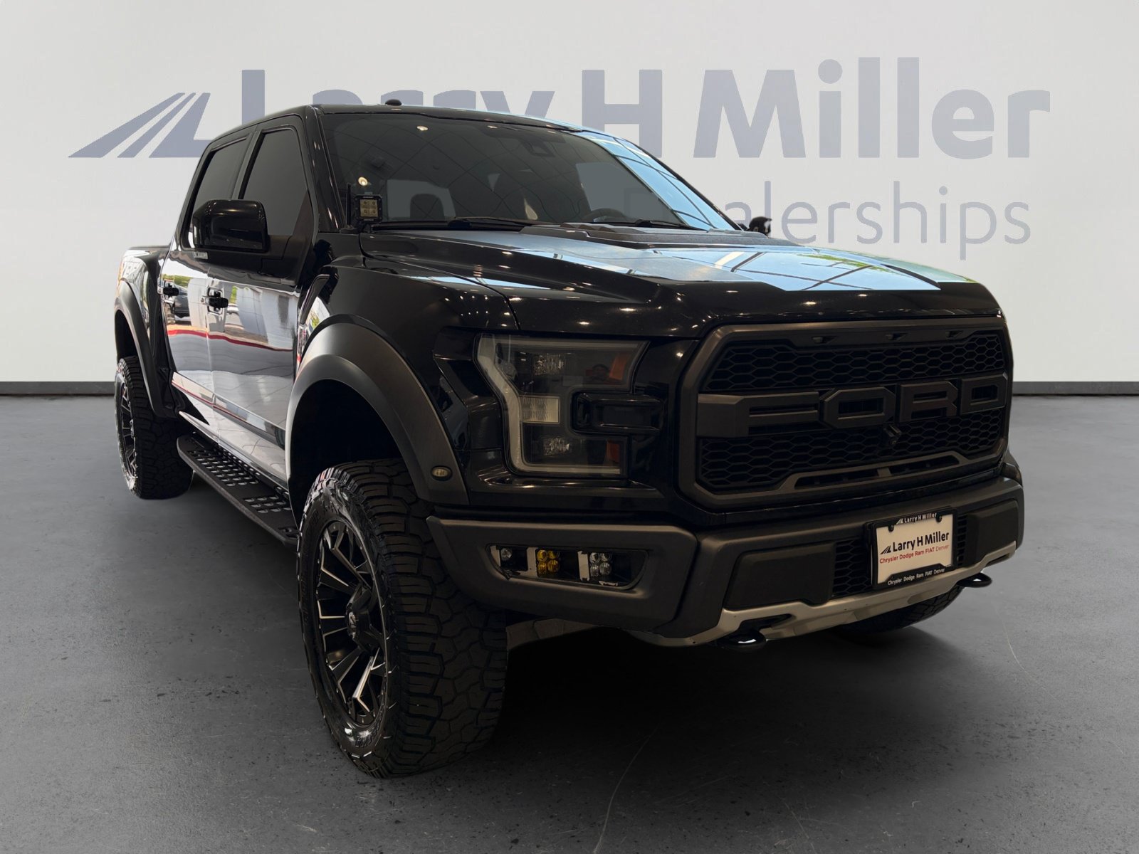 Used 2017 Ford F150 Raptor w/ Equipment Group 802A Luxury AWD/4WD image 7