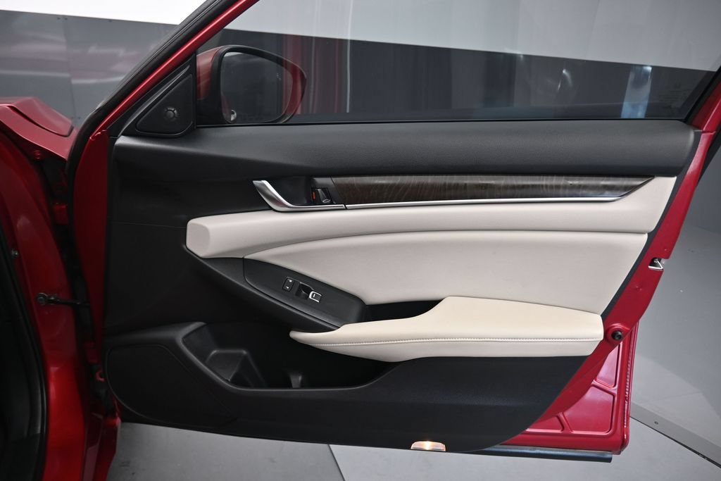 Used 2018 Honda Accord Touring image 43