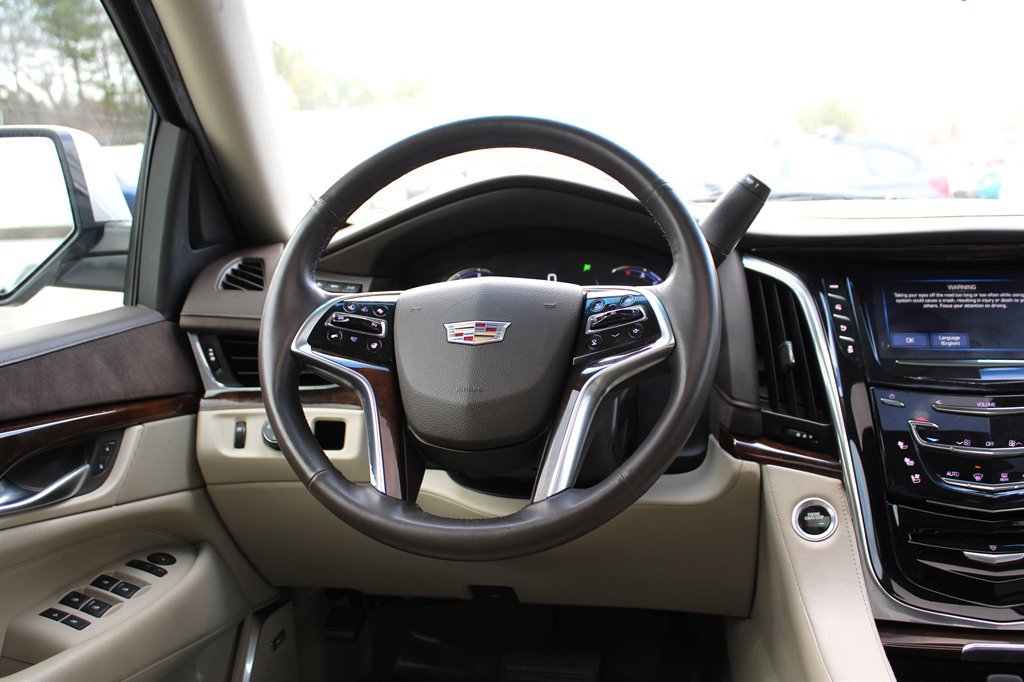 Used 2017 Cadillac Escalade ESV Luxury image 13