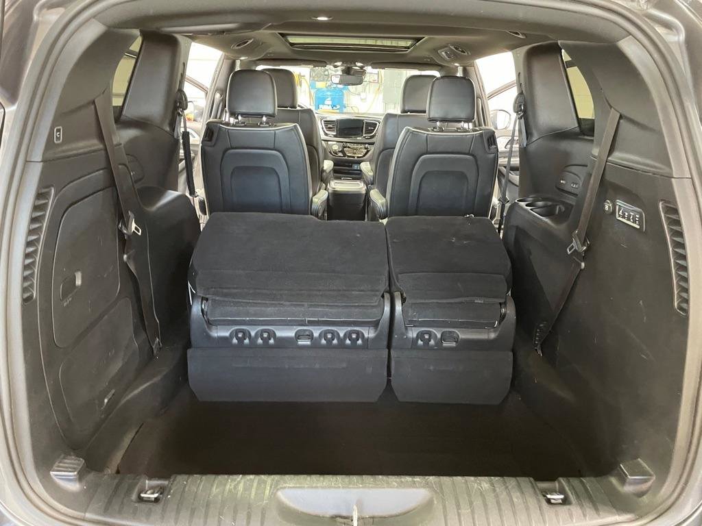 Used 2019 Chrysler Pacifica Limited w/ Advanced Safetytec Group image 19