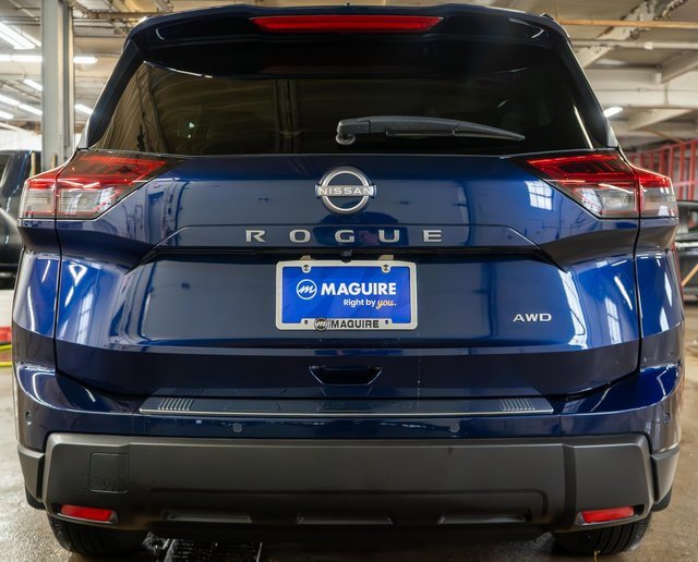 Used 2025 Nissan Rogue SV w/ SV Premium Package image 7
