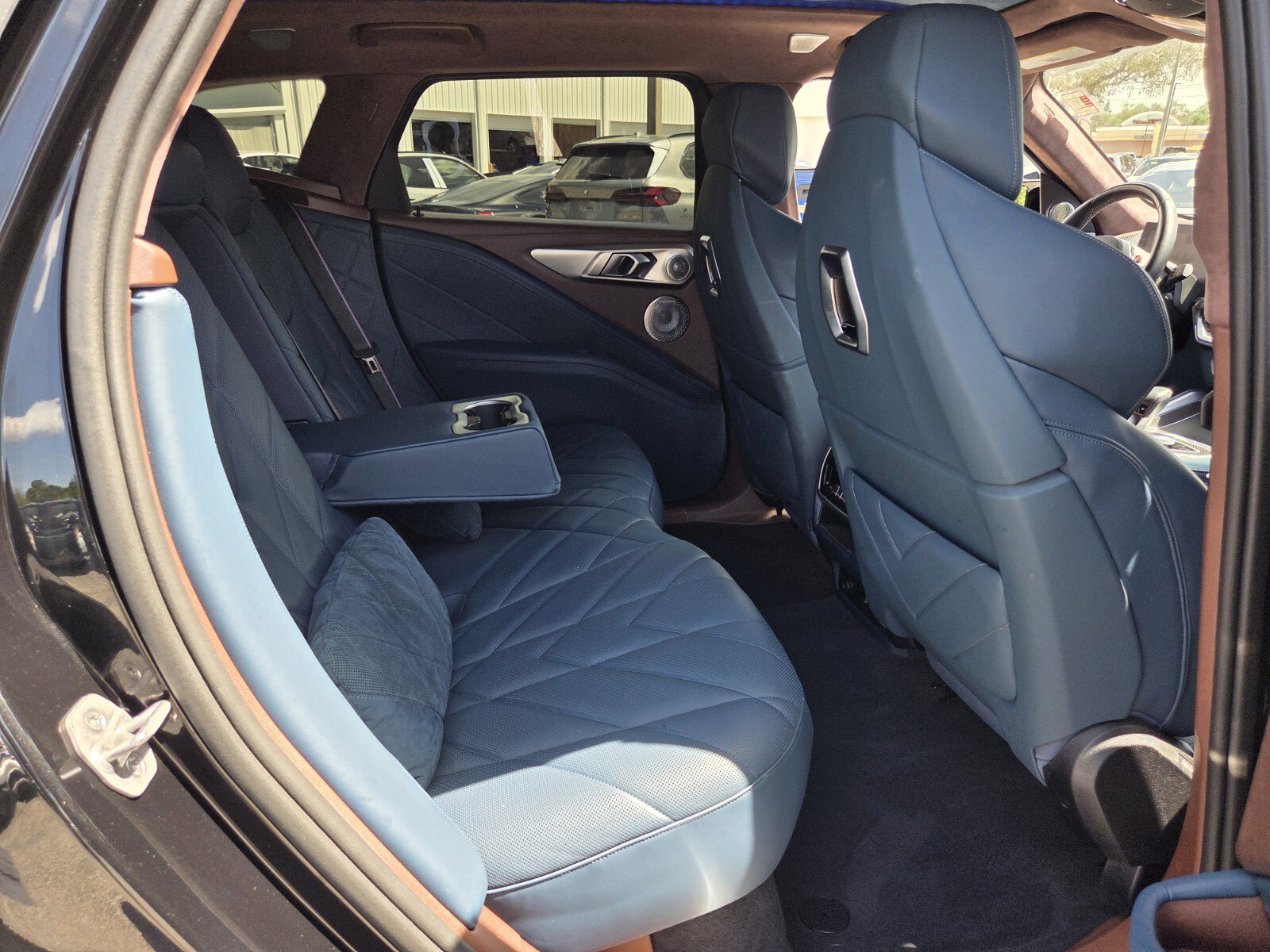 Used 2023 BMW XM w/ M Driver's Package image 16