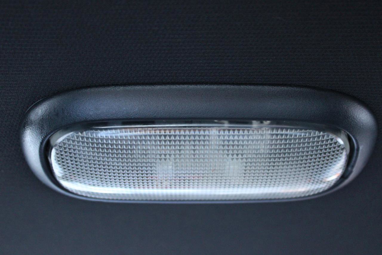 Used 2014 Dodge Avenger SE image 38