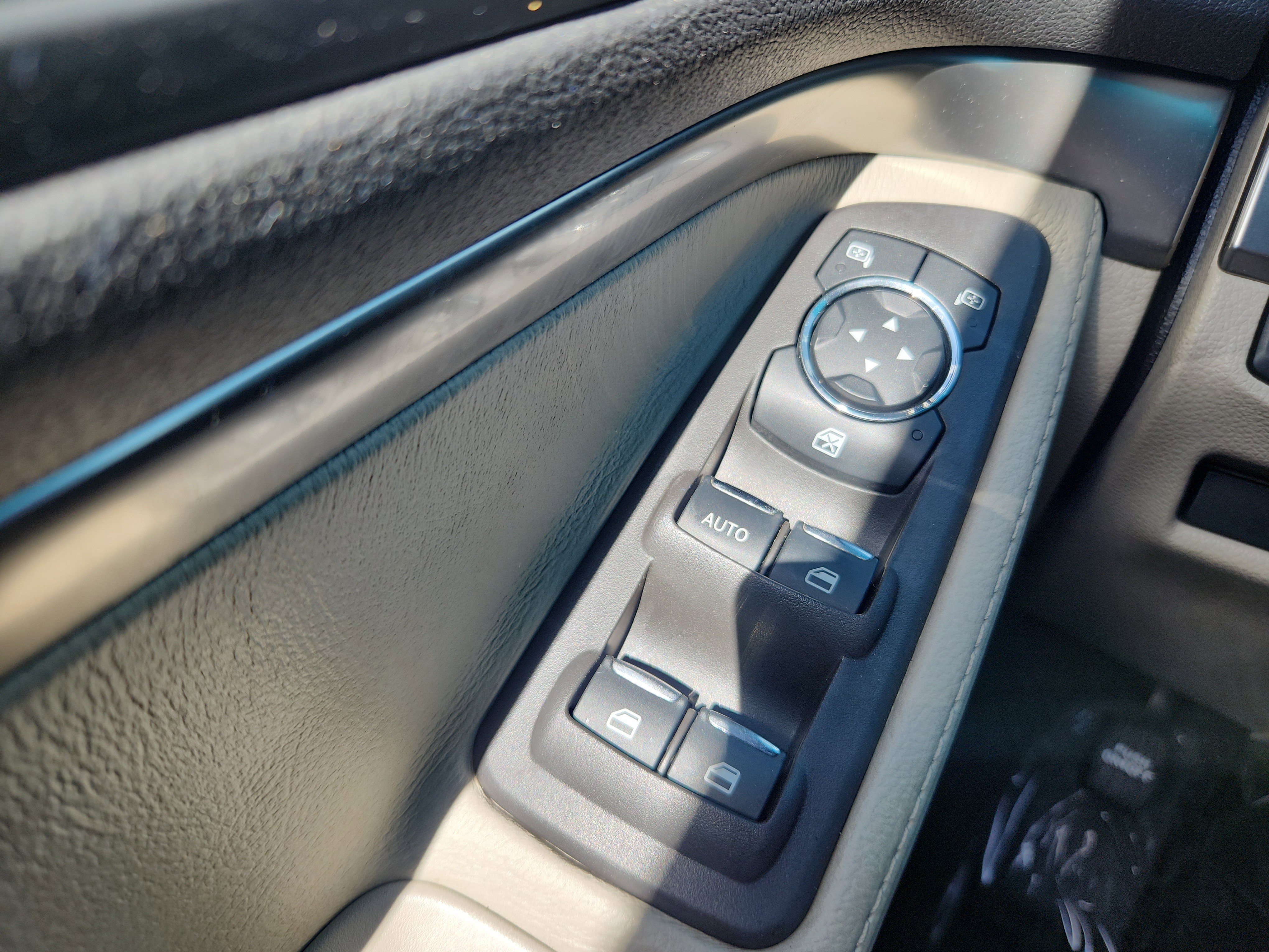 Used 2014 Ford Explorer 4WD image 29