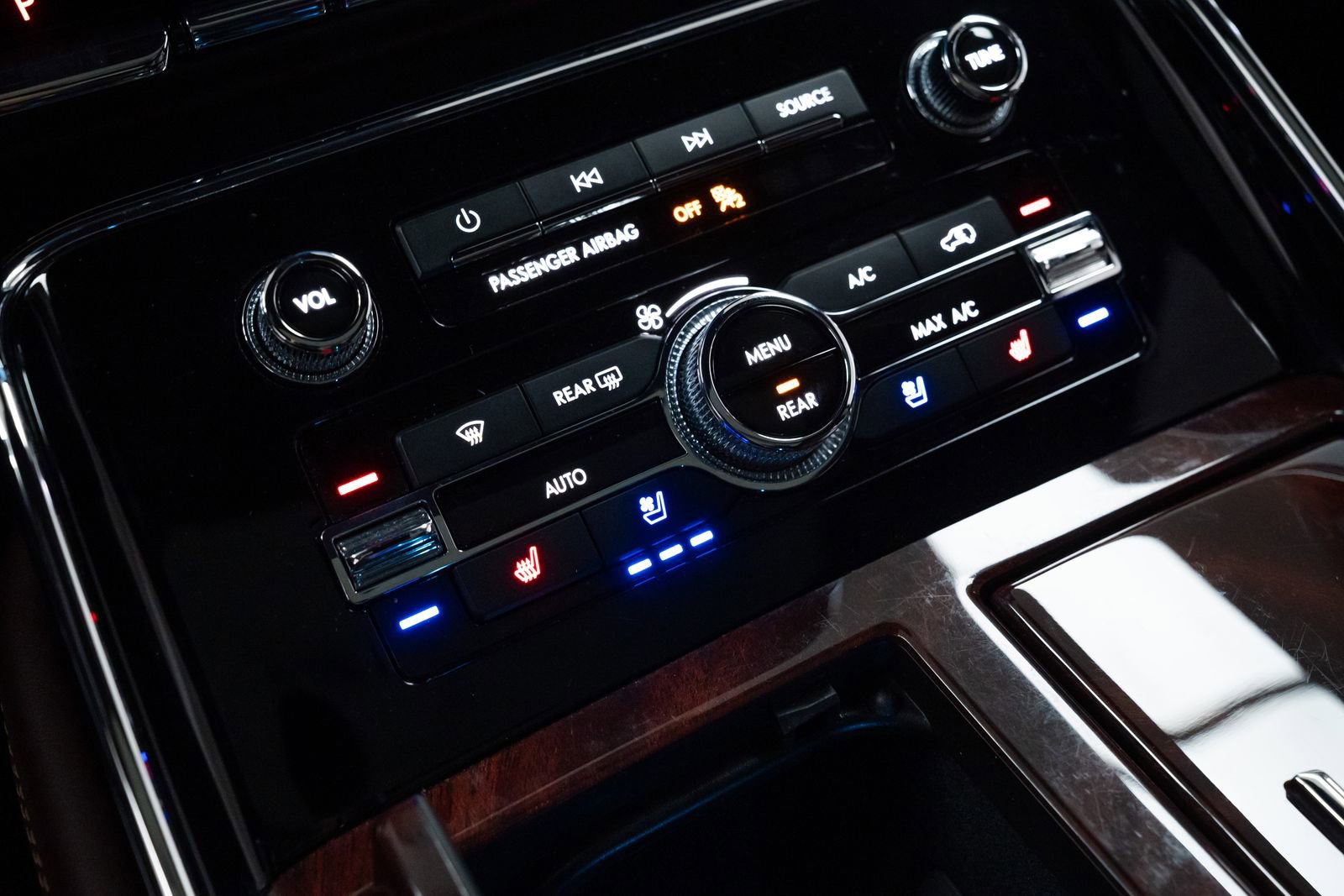 Used 2021 Lincoln Navigator Black Label w/ Cargo Convenience Package image 14