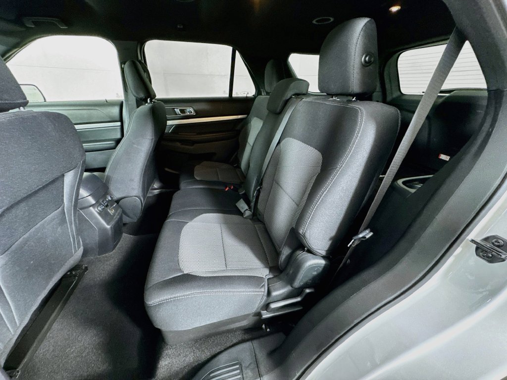 Used 2019 Ford Explorer XLT w/ Equipment Group 201A FWD image 28