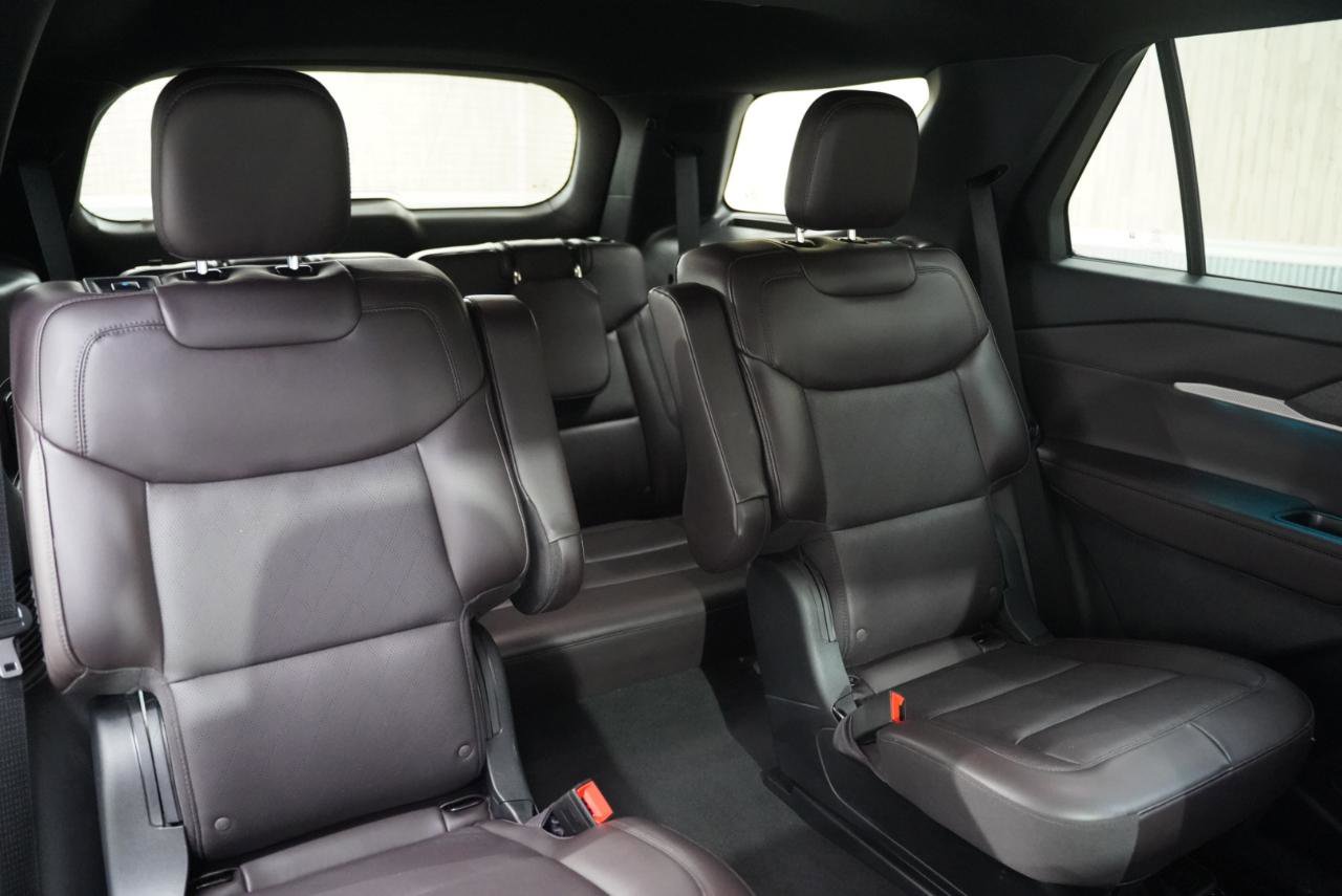 Used 2025 Ford Explorer Platinum RWD image 34