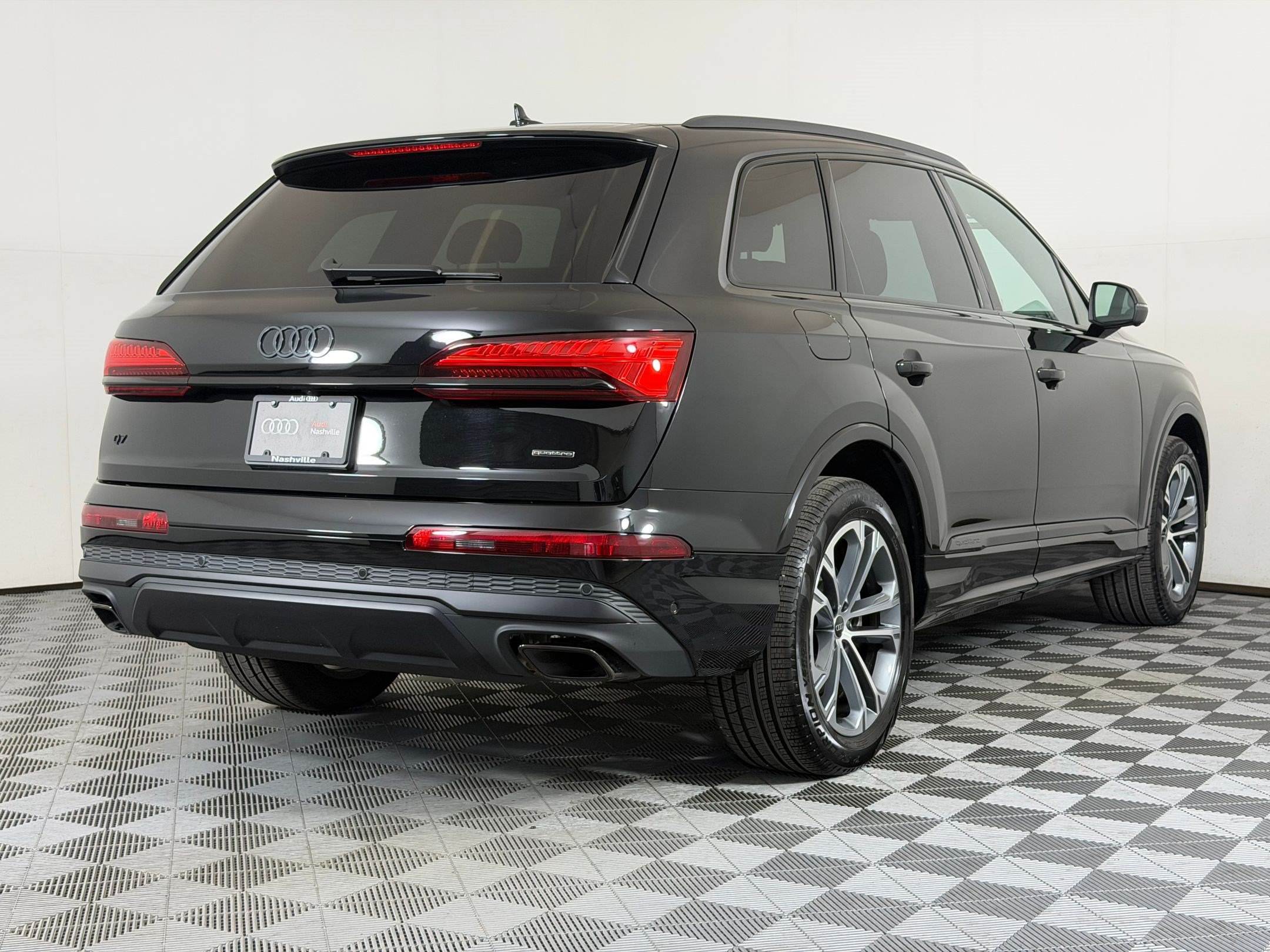 Certified 2026 Audi Q7 2.0T Premium w/ Convenience Plus Package AWD/4WD image 9