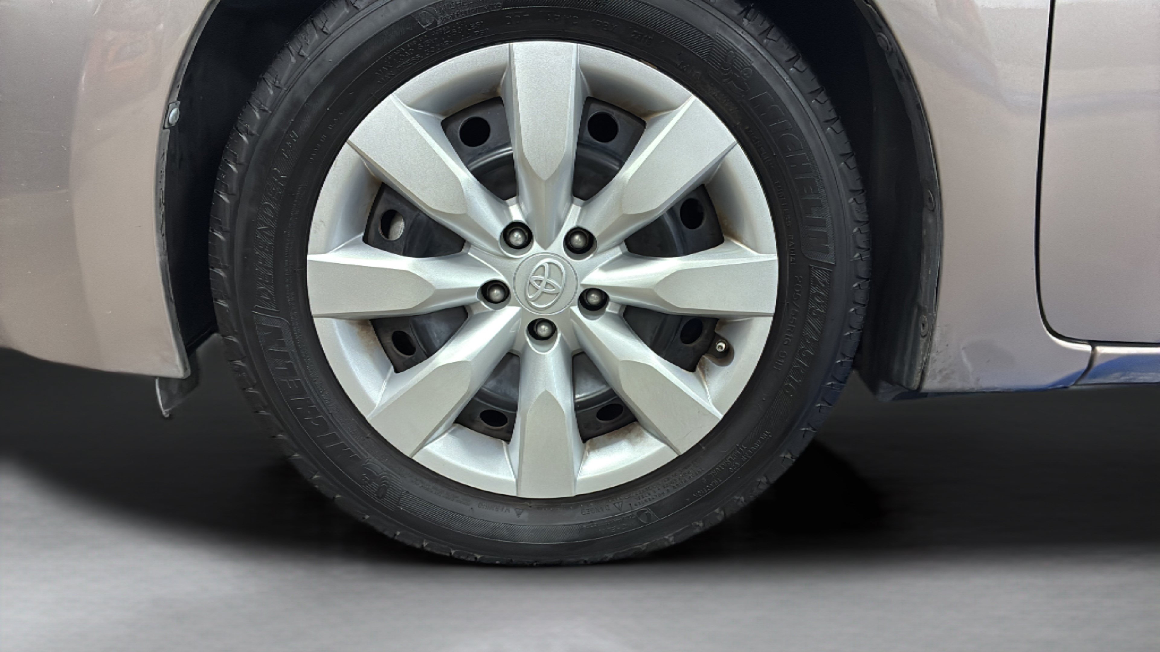 Used 2014 Toyota Corolla LE FWD image 11