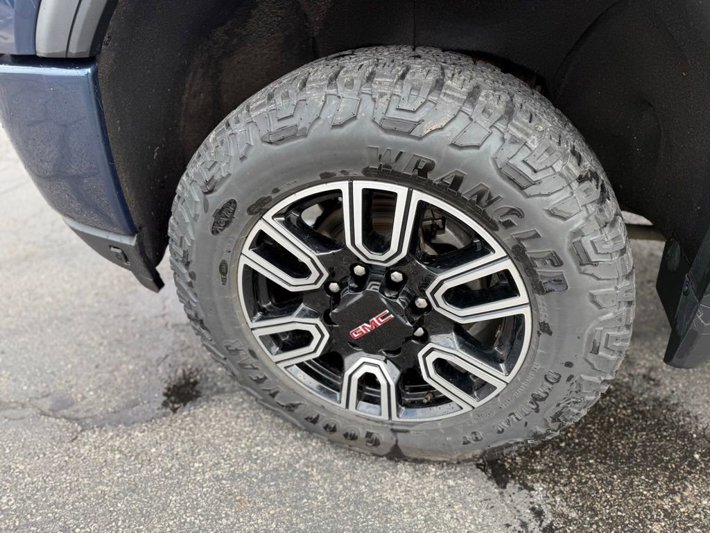 Used 2021 GMC Sierra 2500 AT4 w/ AT4 Premium Plus Package image 6