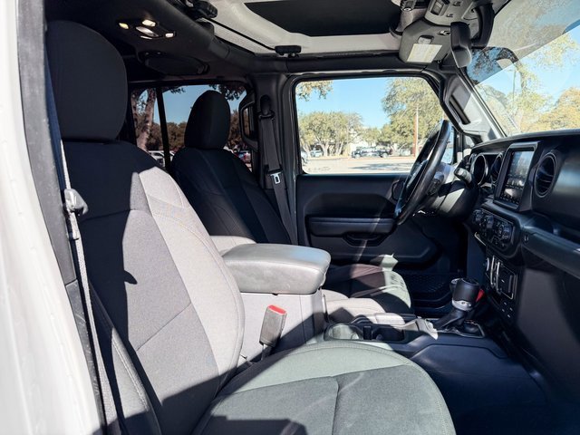 Used 2021 Jeep Gladiator Willys image 20