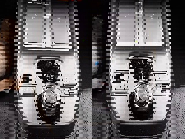 New 2026 Subaru Solterra Premium image 24