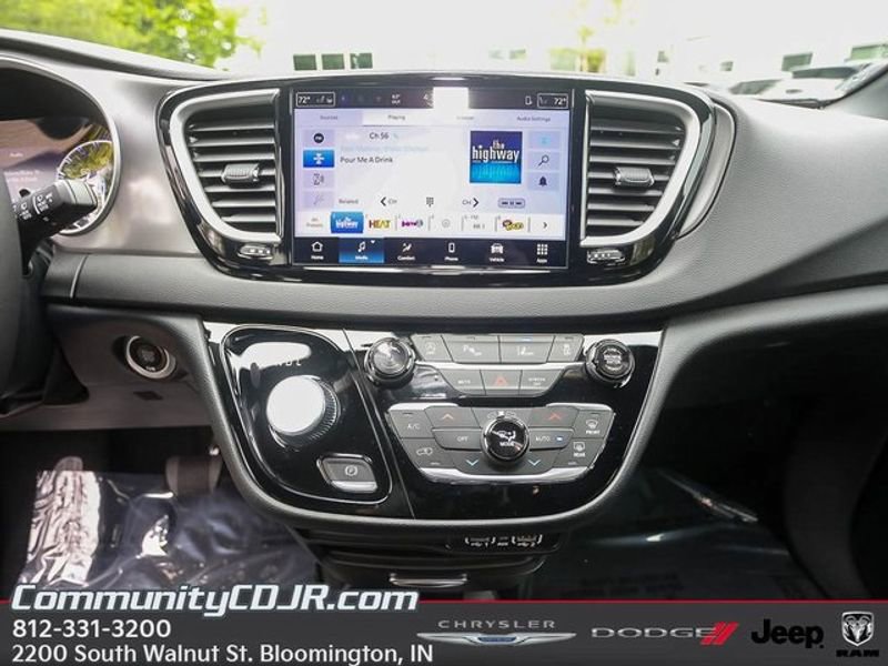 New 2025 Chrysler Voyager LX FWD image 13