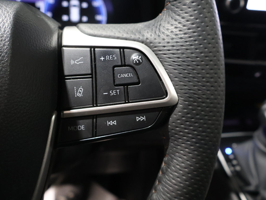 Used 2026 Toyota Sienna Platinum AWD/4WD image 40