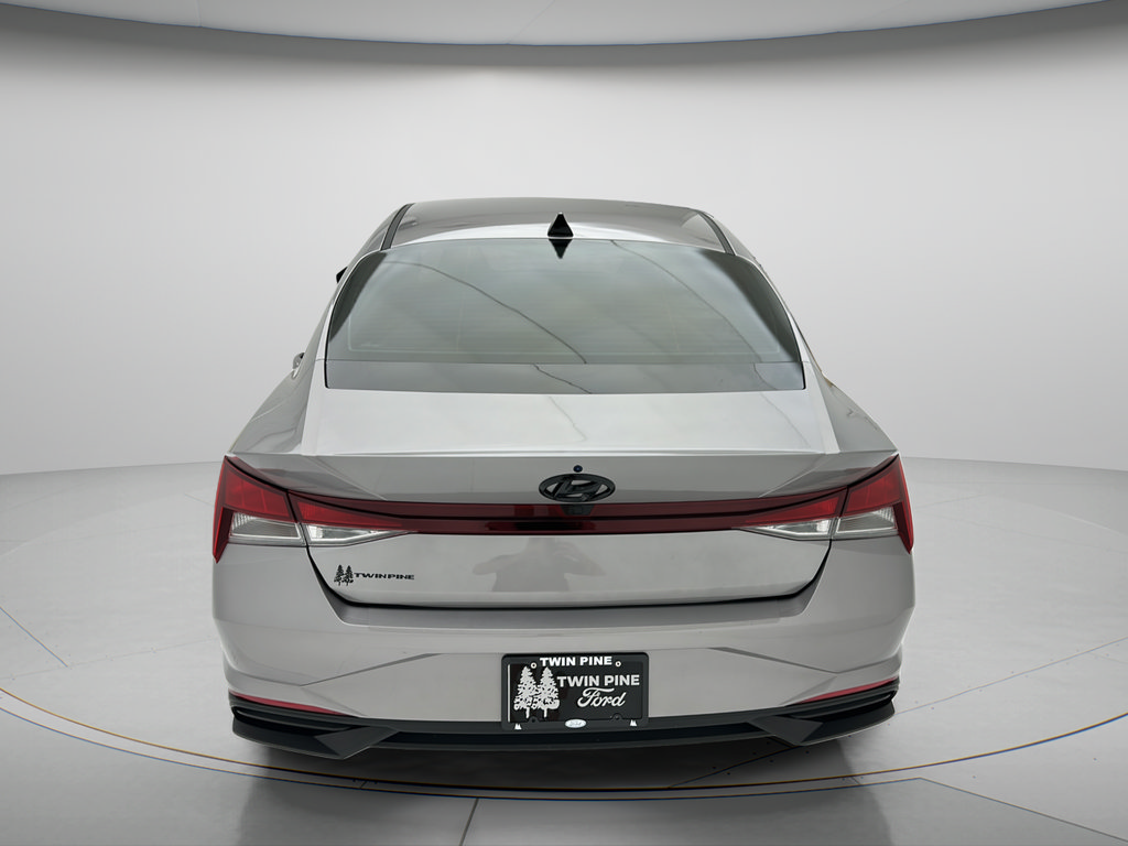 Used 2023 Hyundai Elantra SEL w/ Convenience Package FWD image 7
