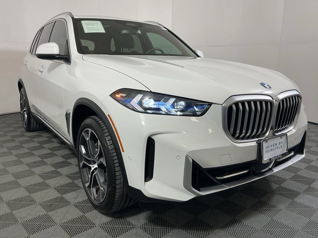 Certified 2025 BMW X5 sDrive40i w/ Parking Assistance Package RWD image 4