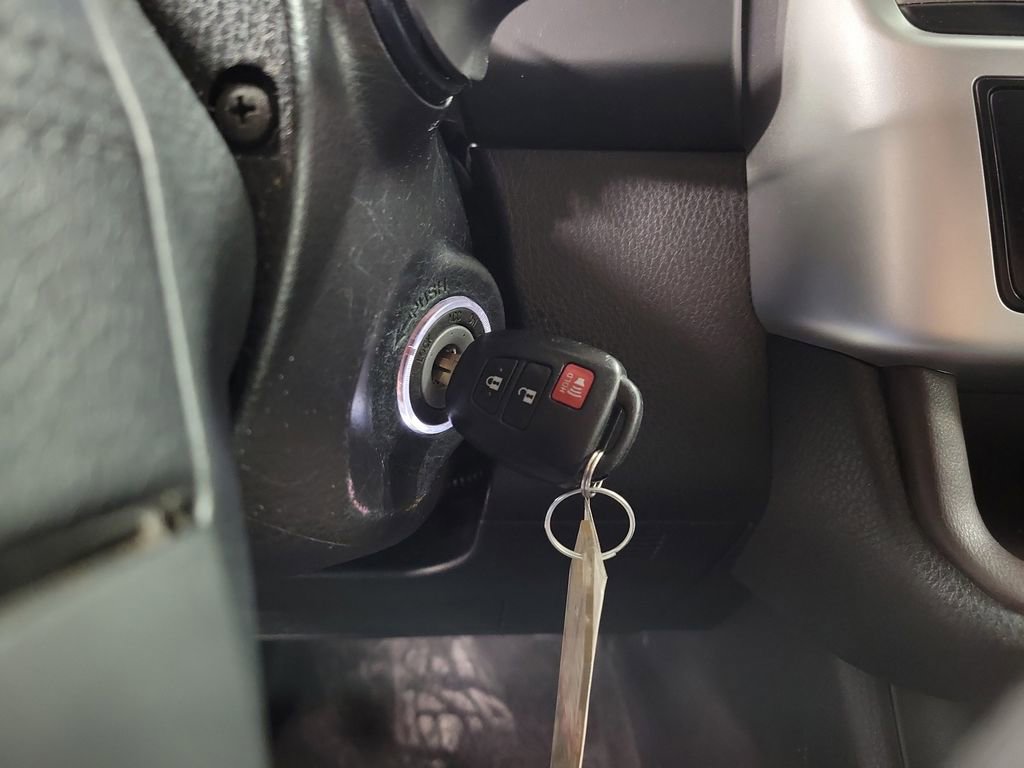 Used 2018 Toyota Highlander LE image 15