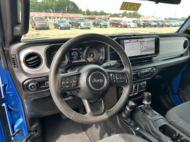 Used 2025 Jeep Wrangler Sport AWD/4WD image 14