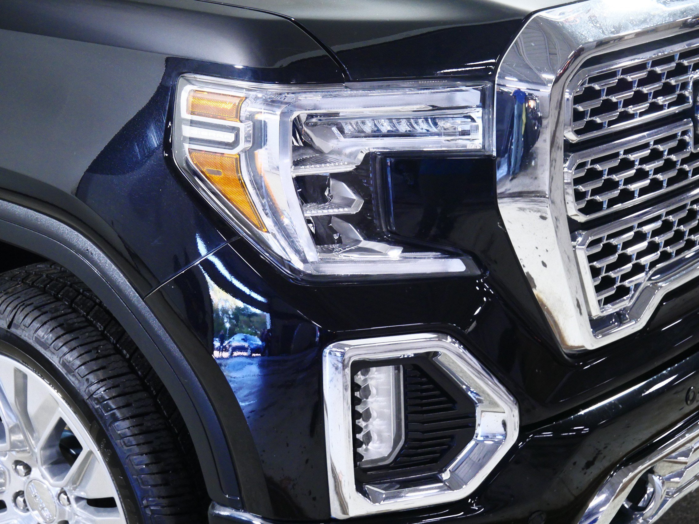 Used 2020 GMC Sierra 1500 Denali w/ Denali Ultimate Package AWD/4WD image 16