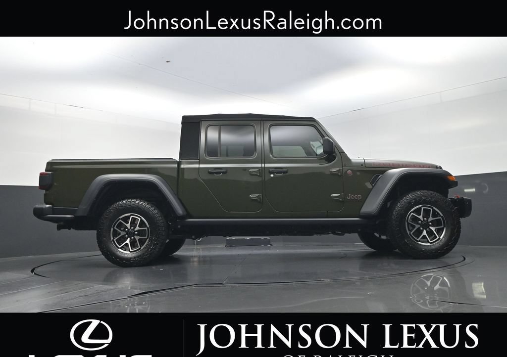 Used 2024 Jeep Gladiator Rubicon w/ Convenience Group AWD/4WD image 22